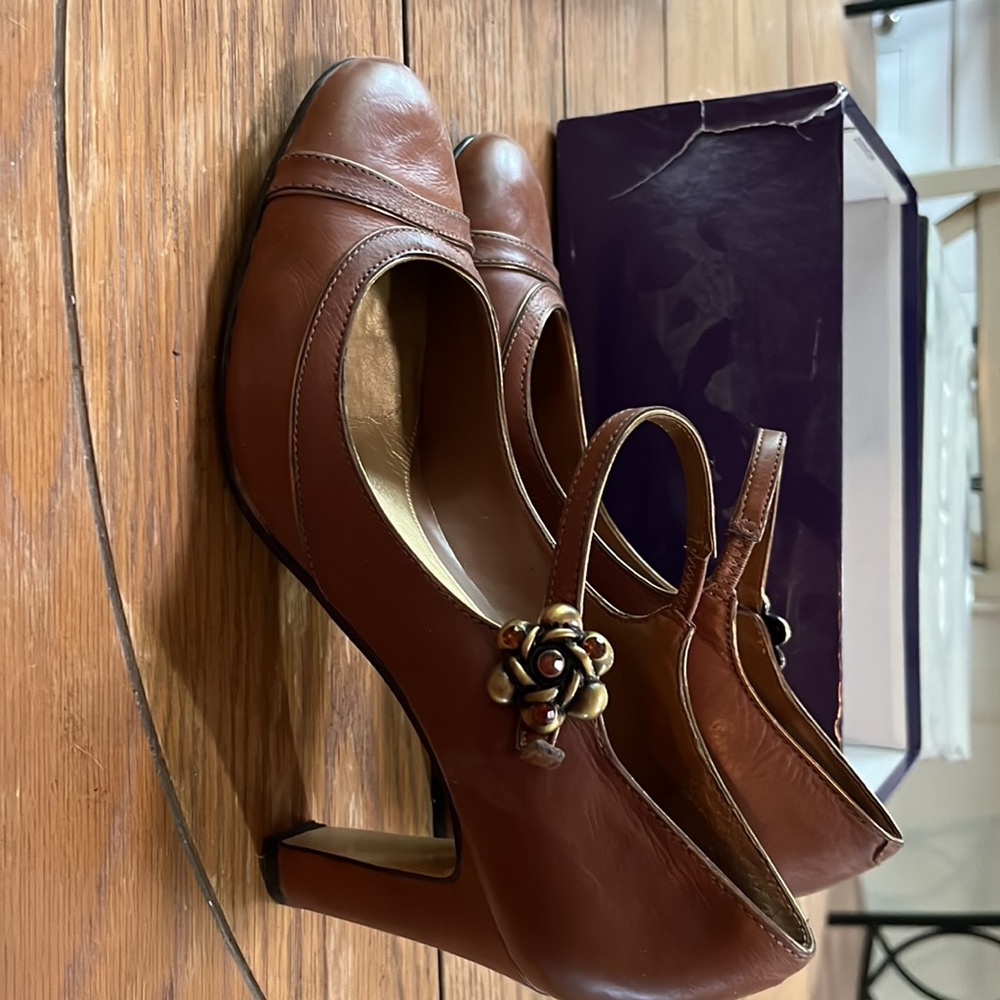 Enzo angiolini heels size 7 1/2 brown